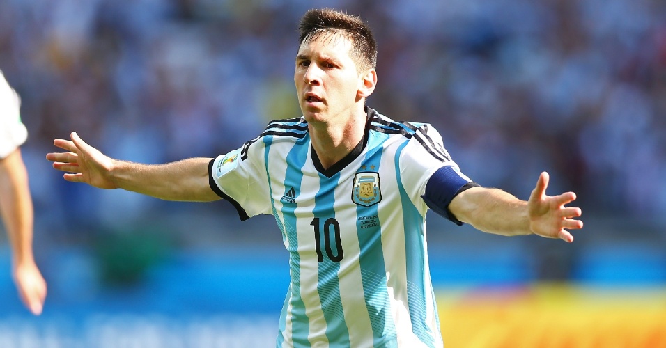 Lionel Messi comemora após marcar o gol da vitória da Argentina sobre o Irã