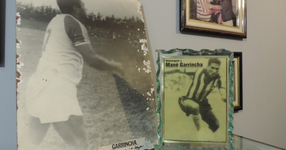 Relíquias de Garrincha guardadas de maneira improvisada na sede do Sindicato de Atletas do Distrito Federal