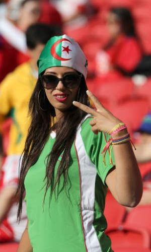 Torcedora da Argélia comemora goleada em cima da Coreia do Sul no Beira-Rio