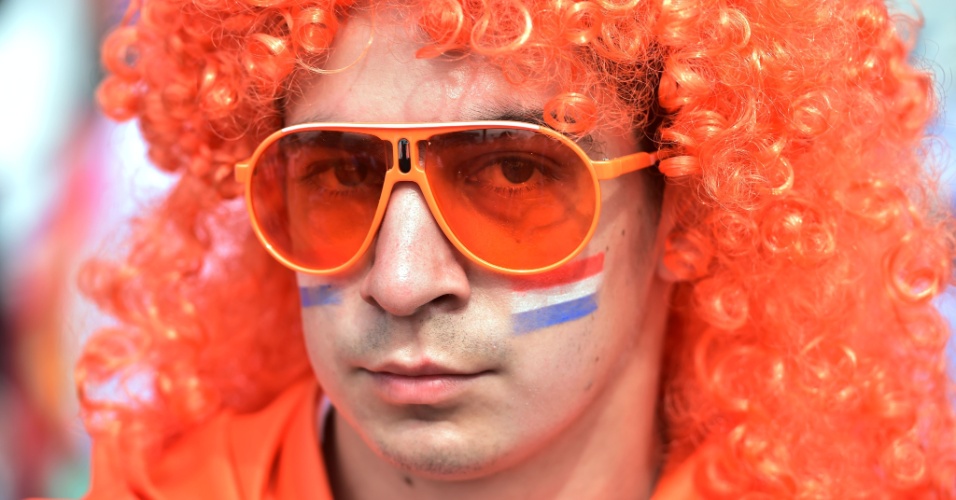 Holandês usa peruca e pinta o rosto para o jogo contra o Chile no Itaquerão