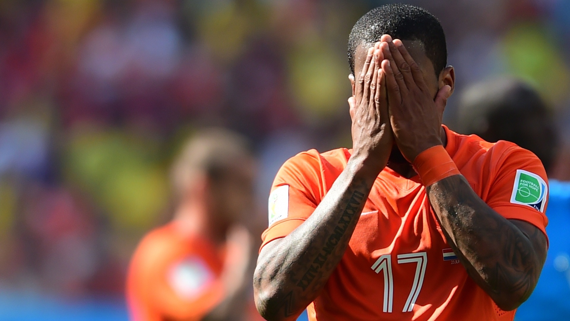 Jeremain Lens lamenta lance perdido durante partida da Holanda contra o Chile no Itaquerão
