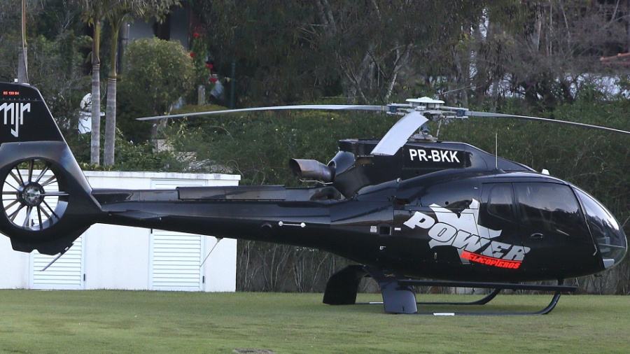 Helicóptero com prefixo PR-BKK é parte de disputa judicial de pai de Neymar - FLAVIO FLORIDO/UOL