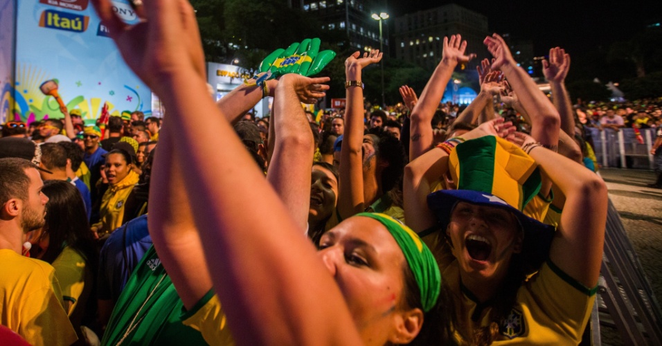 Fan Fest de São Paulo no jogo entre Brasil e Camarões