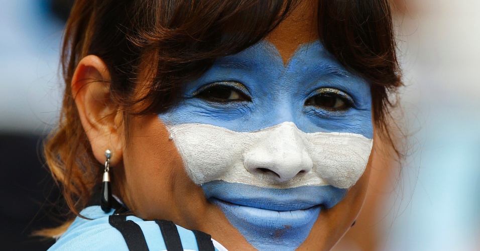 A argentina levou o coração do país ao rosto no jogo contra a Nigéria, no Beira-Rio