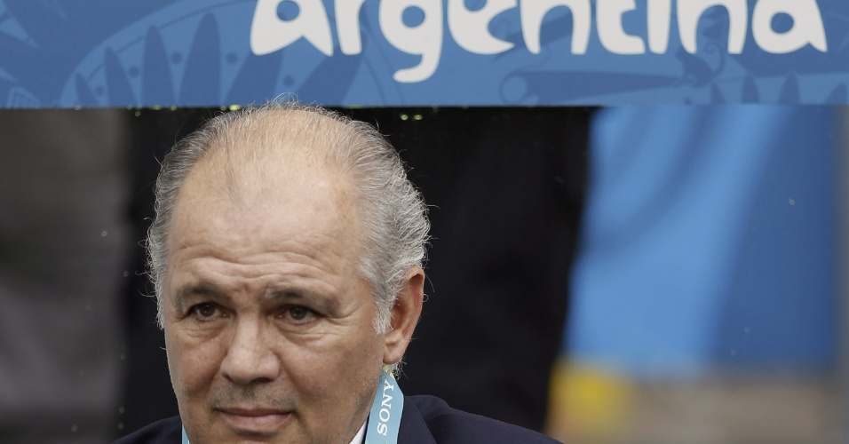 Alejandro Sabella, treinador da Argentina, reage após gol de empate da Nigéria, no Estádio do Beira-Rio