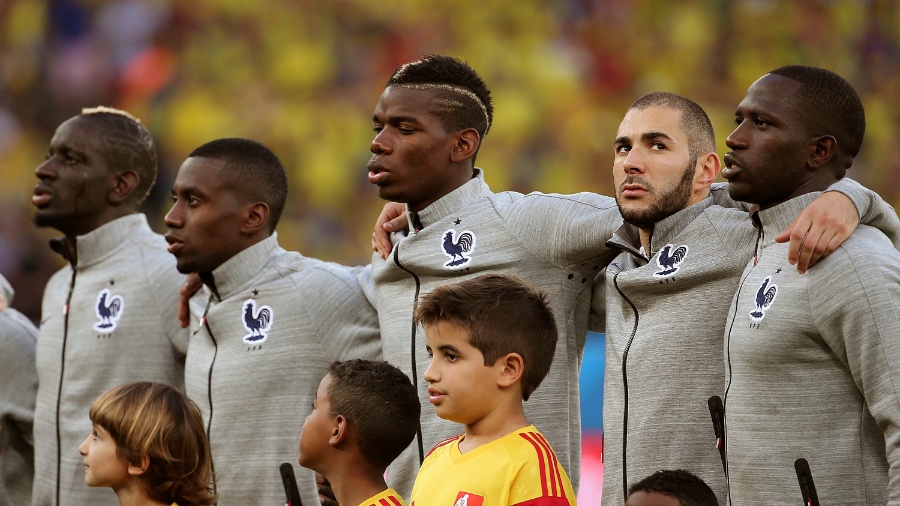 25.jun.2014 - Benzema não canta o hino francês antes da partida contra o Equador, no Maracanã - Júlio César Guimarães/UOL