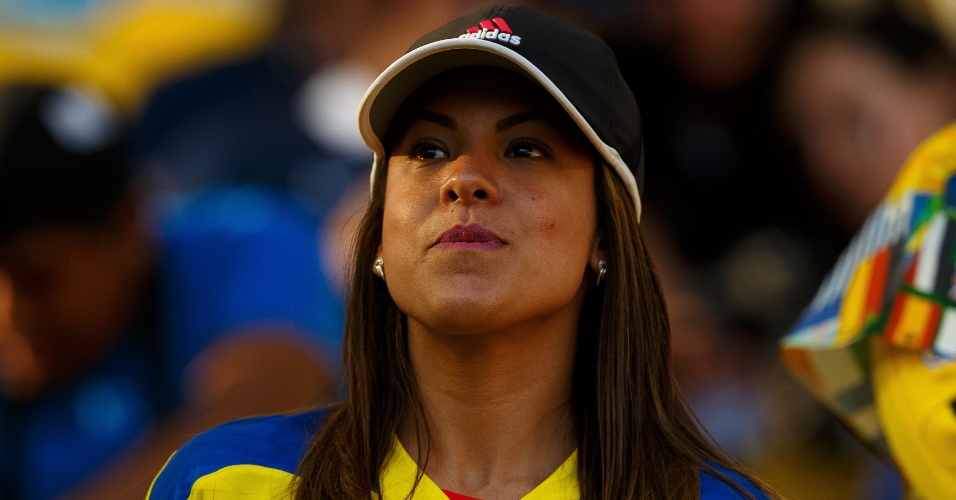 É a Copa da América do Sul! A torcedora do Equador aproveita para ir ao Maracanã no confronto contra a França