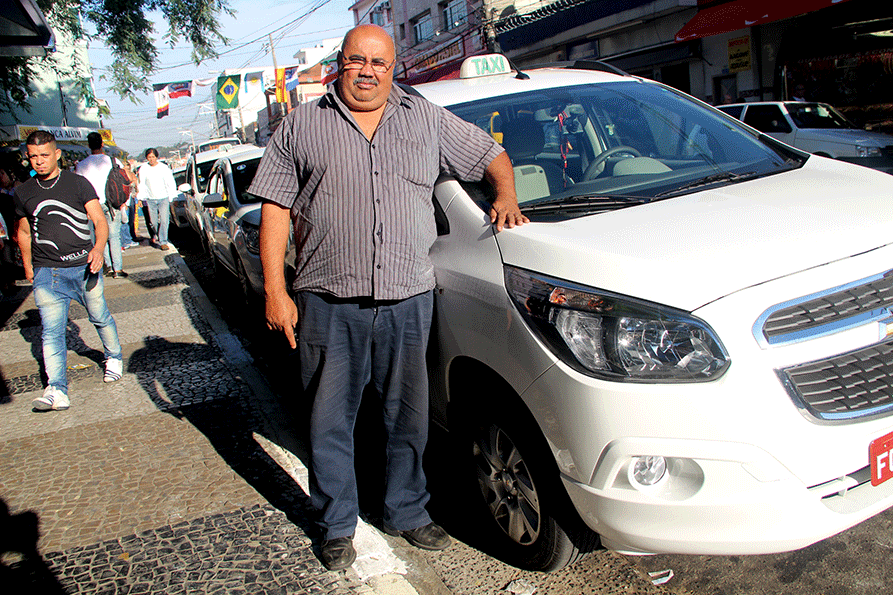 O taxista Waldyr Ferreira diz que a Vila Madalena é o principal destino dos estrangeiros.