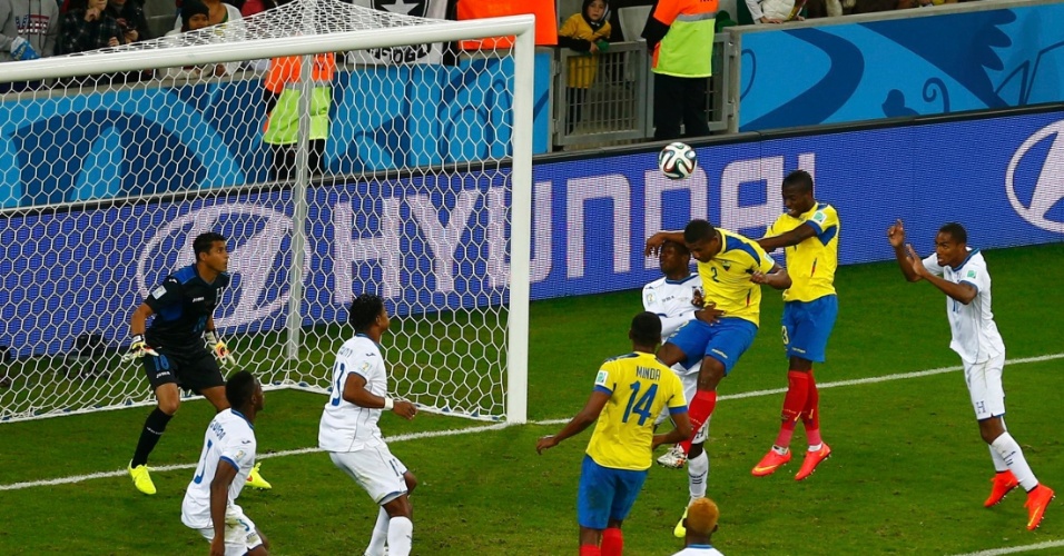 20.06.14 - Enner Valencia faz o segundo gol do Equador contra Honduras