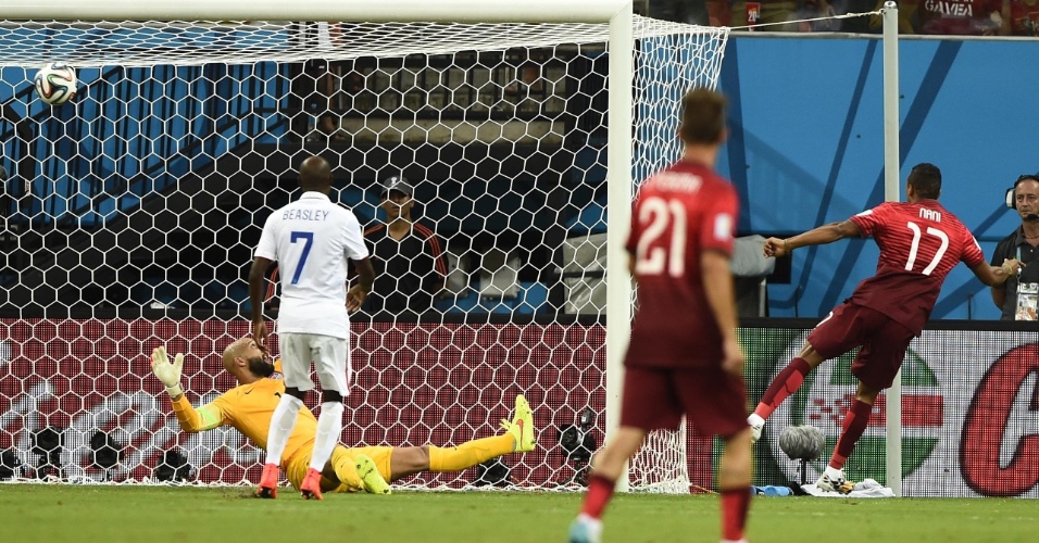 22.06.14 - Nani marca o primeiro gol de Portugal contra os Estados Unidos