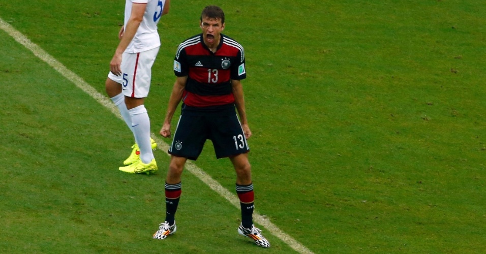 26.jun.2014 - Thomas Müller vibra após marcar o primeiro da Alemanha contra os EUA e seu quarto gol na Copa