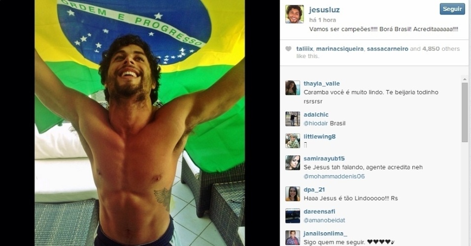 28.jun.2014 - Jesus Luz comemora vitória do Brasil sobre o Chile e já acredita em título: "Vamos ser campeões!".