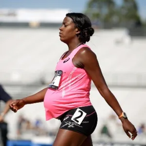 A norte-americana Alysia Montano virou notícia no mundo após correr prova dos 800m mesmo estando grávida de 34 semanas - Ezra Shaw/Getty Images/AFP