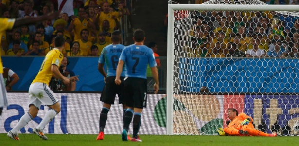 James marca para a Colômbia contra o Uruguai na Copa; gol está na final - REUTERS/Michael Dalder