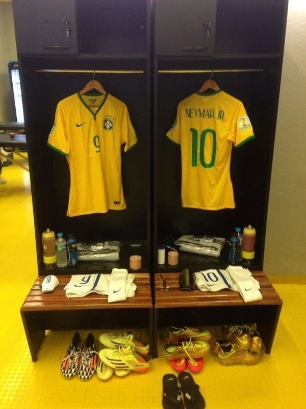 Tudo pronto no vestiário do Brasil para o jogo contra o Chile no Mineirão