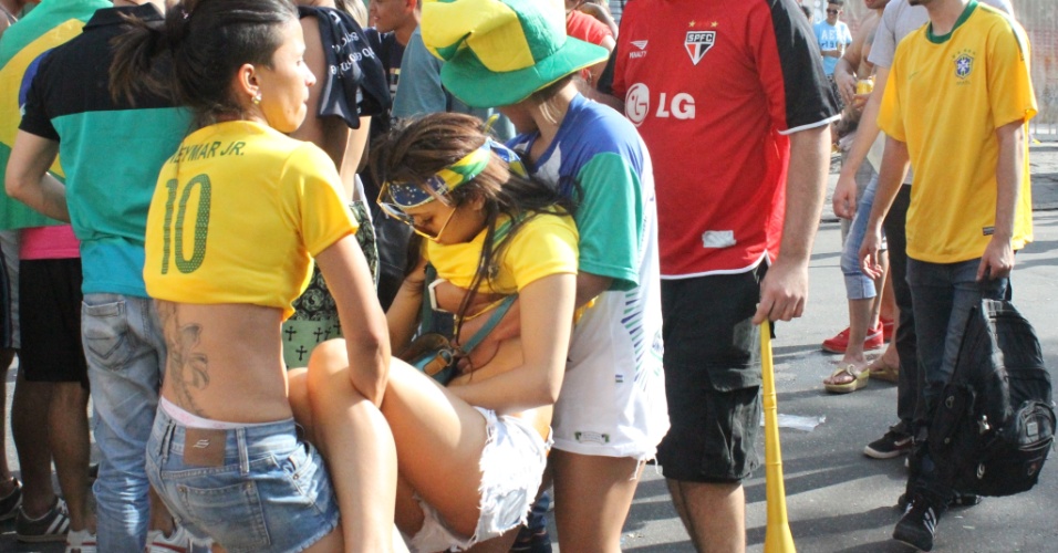 Vila Madalena em dia de Brasil contra Chile nas oitavas de final atrai frequentadores mais interessados na festa que no jogo