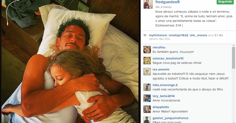 30.jun.2014 - Caminho parecido seguiu o atacante Fred, que postou nesta segunda-feira uma foto acordando abraçado à filha Geovanna