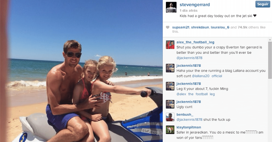 Gerrard levou as filhas para curtir a praia após ser eliminado cedo com a Inglaterra na Copa