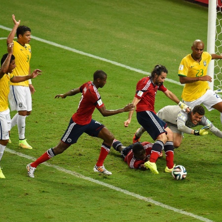 Colômbia teve gol anulado no jogo contra o Brasil em 2014 - AFP PHOTO / ODD ANDERSEN