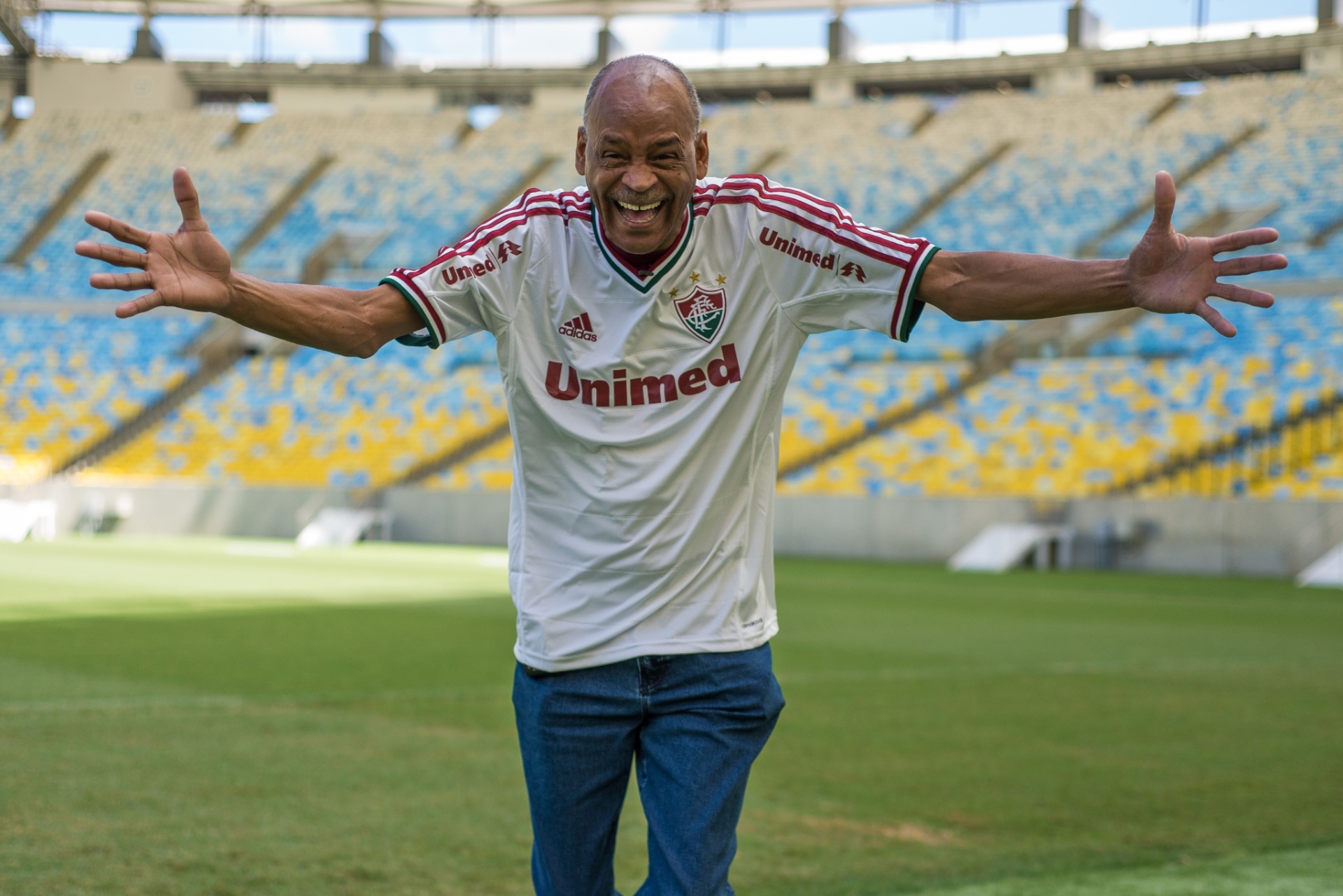 Assis, ídolo do Fluminense, morre em Curitiba aos 61 anos - 06/07/2014 -  UOL Esporte