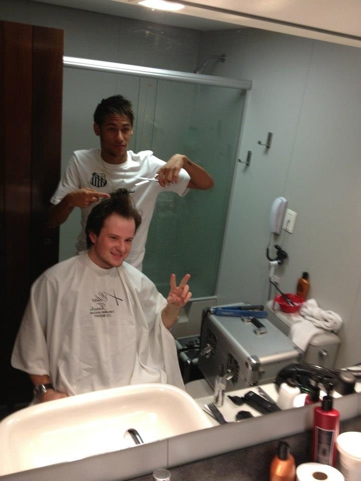 Jogadores da seleção argentina cuidam do visual em barbearia em Belo Horizonte