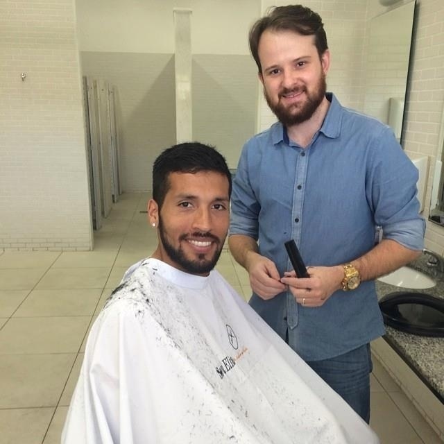 Jogadores da seleção argentina cuidam do visual em barbearia em Belo Horizonte