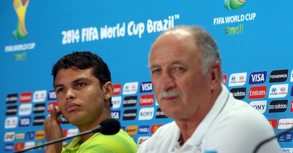 Ao lado do técnico Felipão, zagueiro Thiago Silva participa de entrevista coletiva no Mineirão antes de semifinal contra Alemanha 