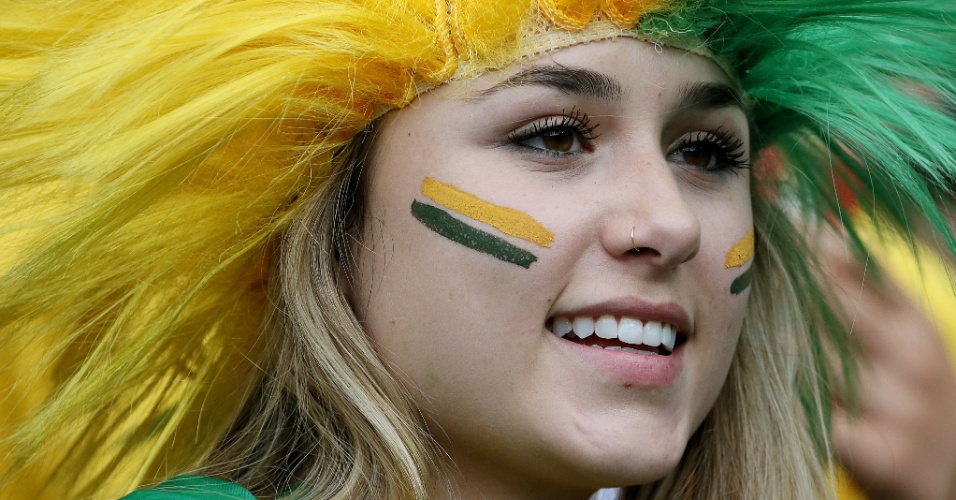 Bela torcedora do Brasil pintou o rosto para acompanhar a seleção contra a Alemanha, no Mineirão