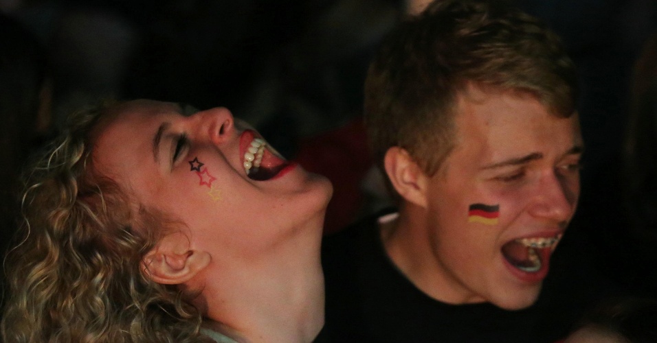Torcedores alemães se divertiram na noite de terça-veira (08) com vitória sobre o Brasil