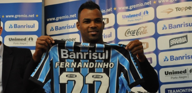 Fernandinho não conseguiu se firmar no Grêmio e busca chance no elenco - Marinho Saldanha/UOL