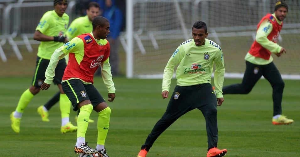 11. jul. 2014 - Jogadores da seleção brasileira treinam na Granja Comary