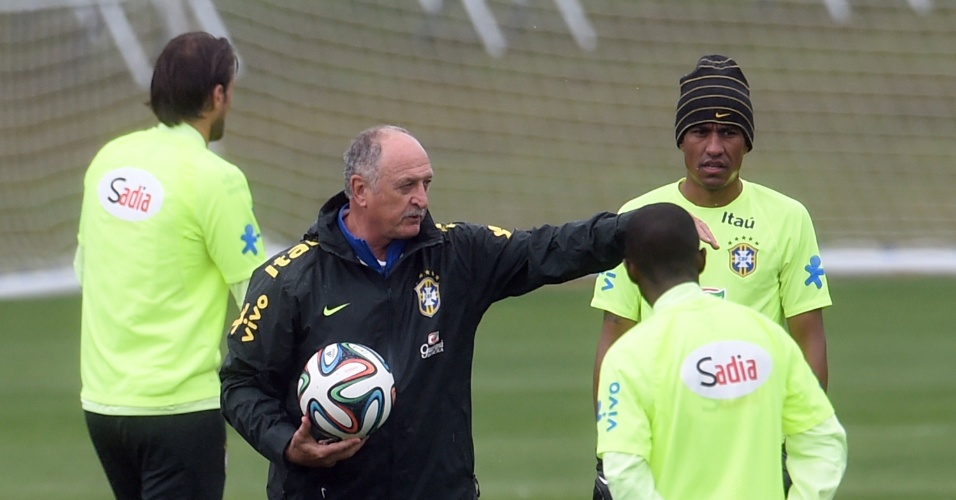 11. jul. 2014 - Jogadores da seleção brasileira treinam na Granja Comary