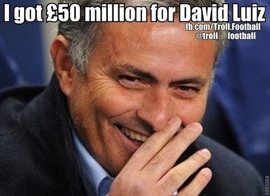 "Consegui 50 milhões de euros pelo David Luiz". Mourinho comemora transação do zagueiro que teve atuação ruim nos últimos jogos
