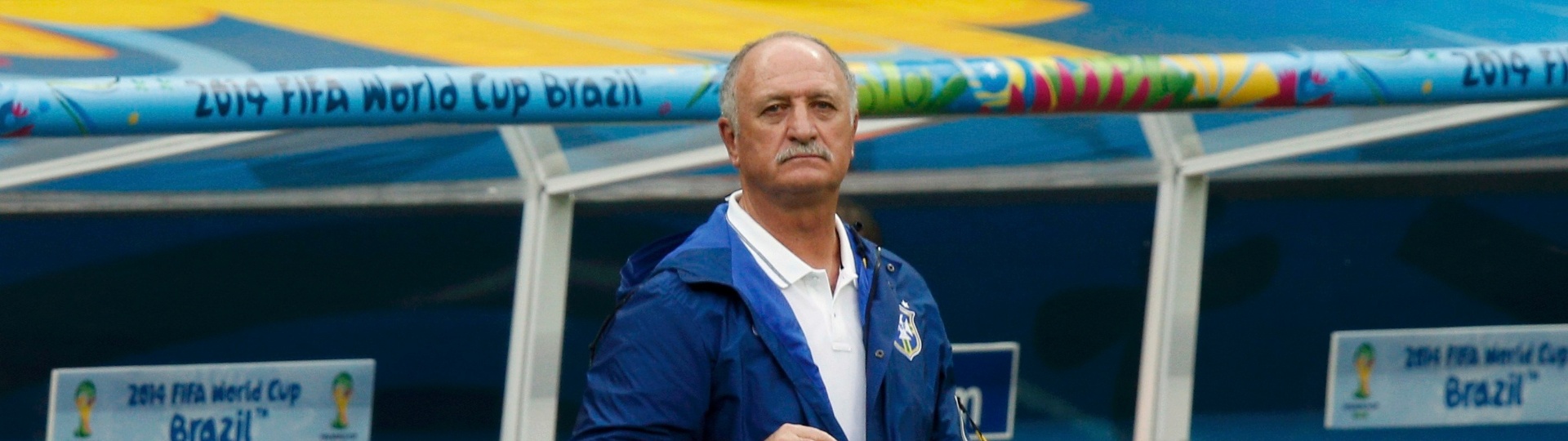 12.jul.2014 - Felipão observa a partida do Brasil contra a Holanda, pela disputa de terceiro lugar da Copa, no Mané Garrincha