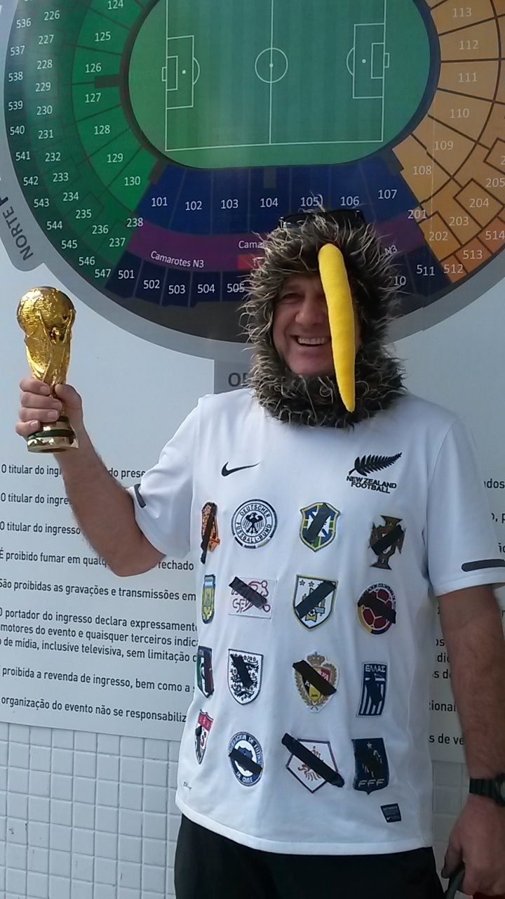 Neozelandeses contam história da Copa em camisa e frustram-se com o Brasil