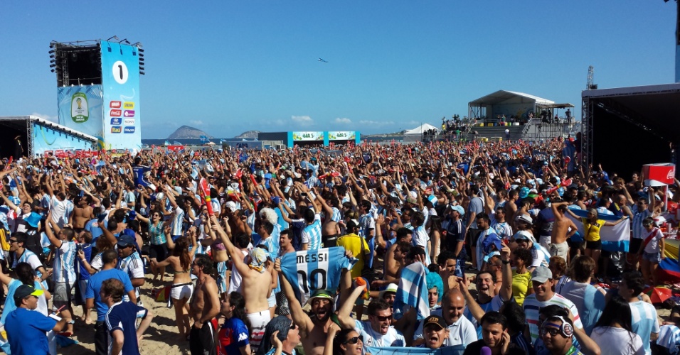 Fan Fest fica lotada duas horas antes da final da Copa do Mundo 