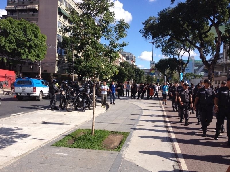Policiamento é muito forte no entorno do Maracanã antes da final da Copa do Mundo