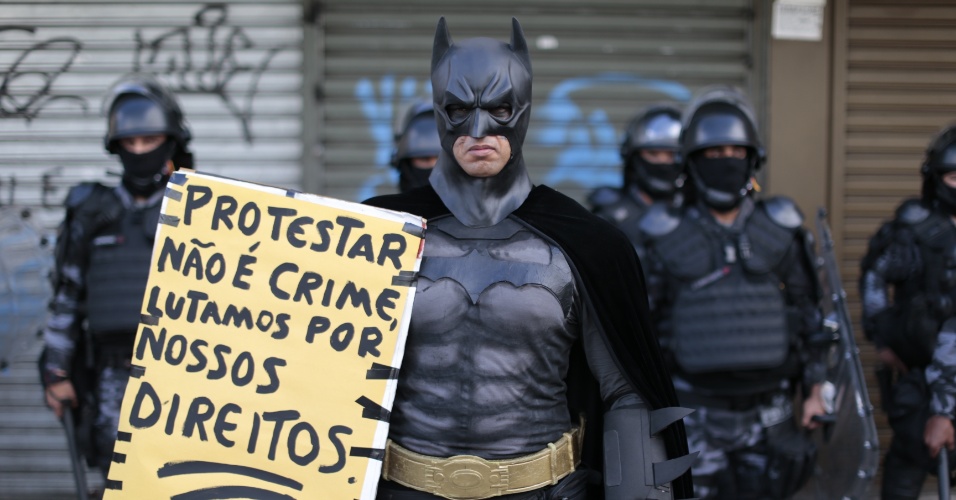Protesto a dois quilômetros do Maracanã