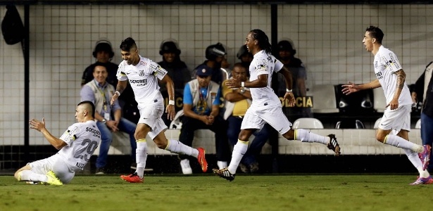 Alison marcou seu primeiro gol na carreira na vitória do Santos contra o Palmeiras por 2 a 0, na Vila - Ernesto Rodrigues/Folhapress