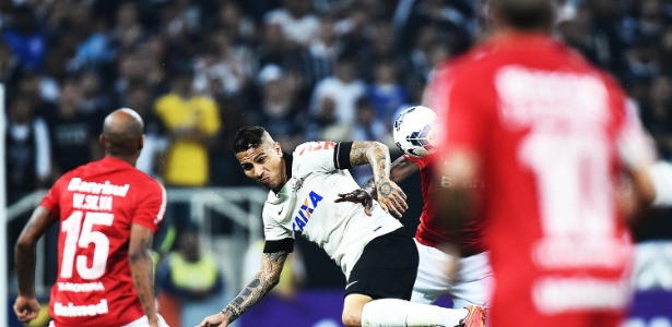 Inter e Corinthians disputam partida tensa e importante para ambos - Reinaldo Canato/UOL