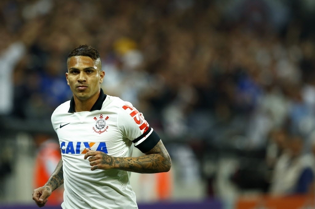 Guerrero comemora após abrir o placar para o Corinthians contra o Internacional (17.jul.2014) - Fabio Braga/Folhapress