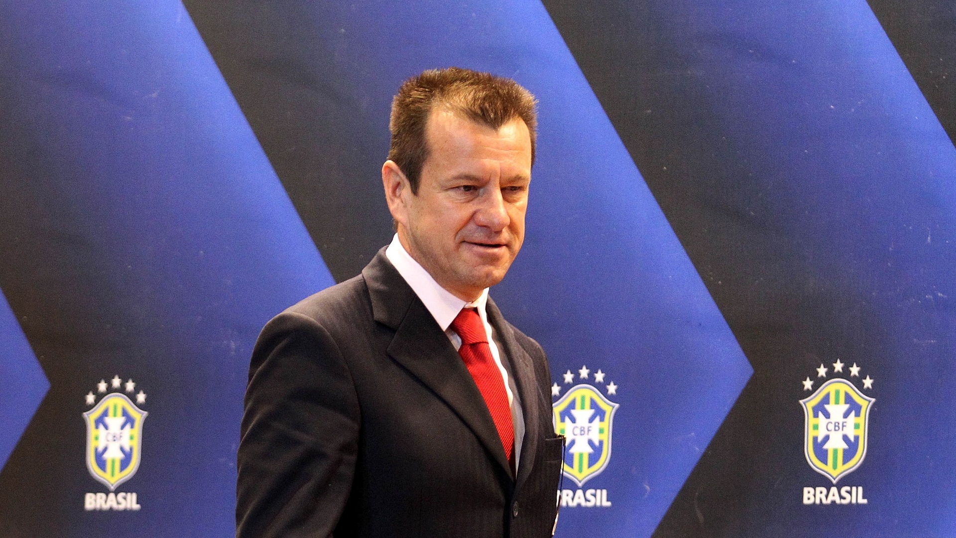 Dunga é apresentado como novo técnico da seleção brasileira - Julio Cesar Guimarães/UOL