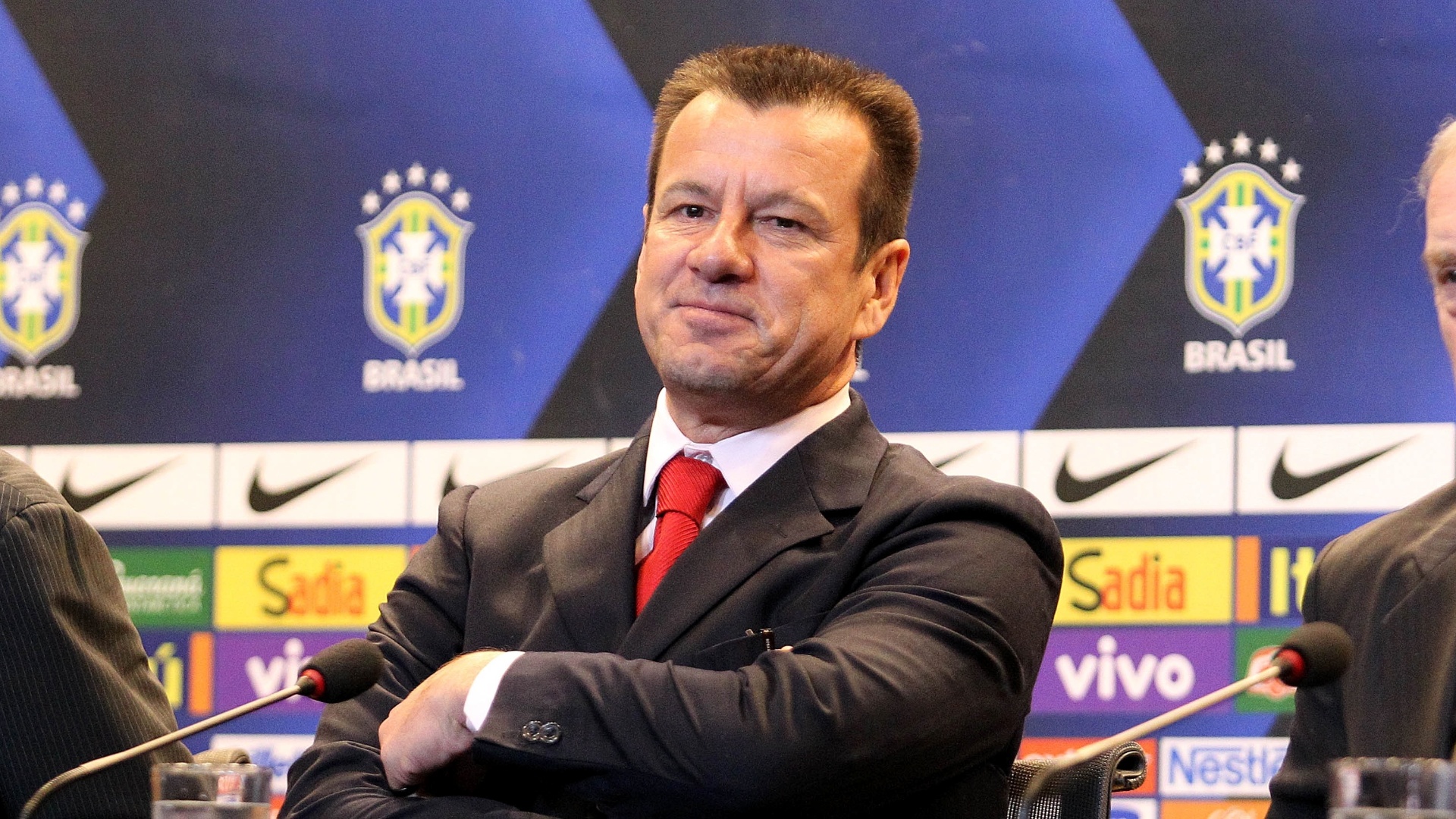 Dunga reassume o cargo de técnico da seleção brasileira após quatro anos - Julio Cesar Guimarães/UOL