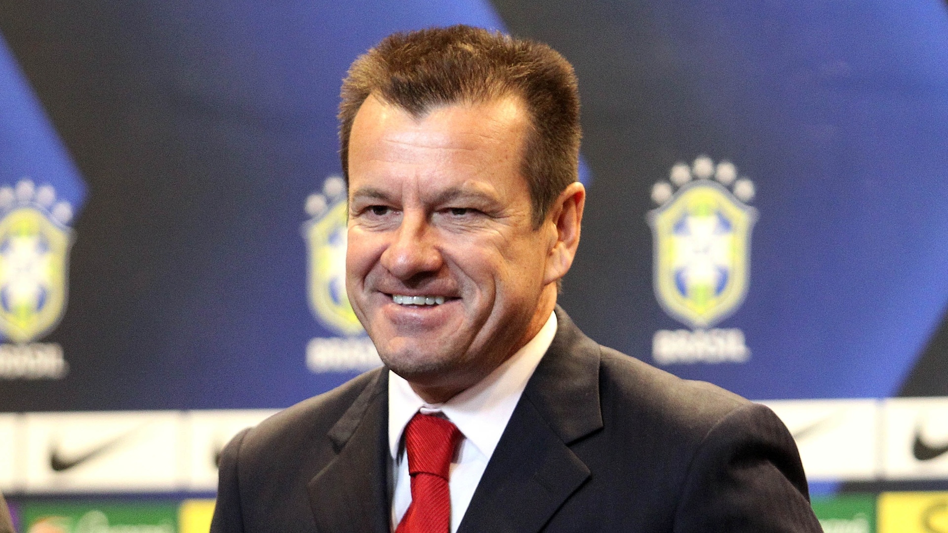 Dunga volta à seleção brasileira para sua segunda passagem como técnico - Julio Cesar Guimarães/UOL
