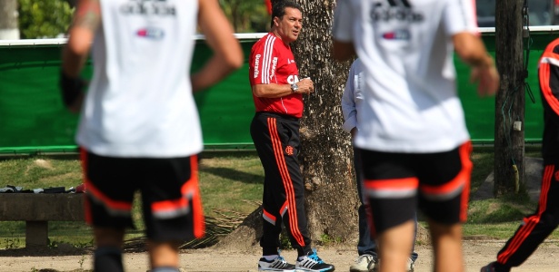 Luxa observa treino do Flamengo no Ninho. Pré-temporada será longe do CT - Gilvan de Souza/Flamengo