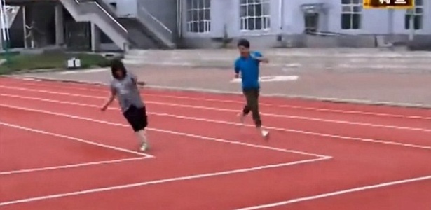 Pista de atletismo na China chama a atenção pelo formato retangular - Reprodução