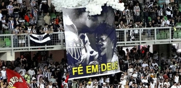 Bandeira usada pela torcida do Atlético e que foi determinante para Ronaldinho não se aposentar aos 32 anos - Bruno Cantini/Site do Atlético-MG