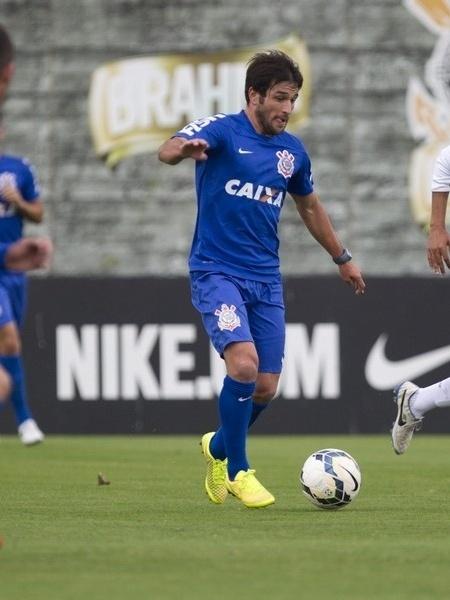Lodeiro participa de jogo-treino contra time sub-20 do Corinthians no CT Joaquim Grava
