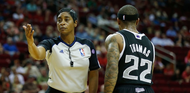 Primeira mulher árbitra da NBA, Violet Palmer assumiu ser homossexual - Scott Halleran/Getty Images/AFP