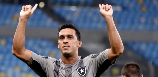 Dispensa no Botafogo foi a sexta na carreira do lateral Edílson - Buda Mendes/Getty Images